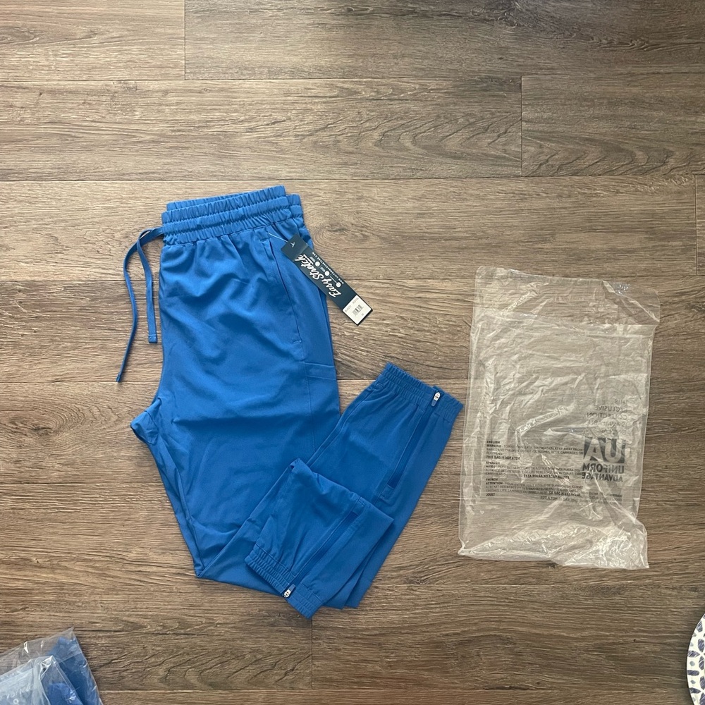 NEW  Uniform Advantage Easy Stretch Kourtney 5 Pocket Skim Leg Jogger Scrub Pant